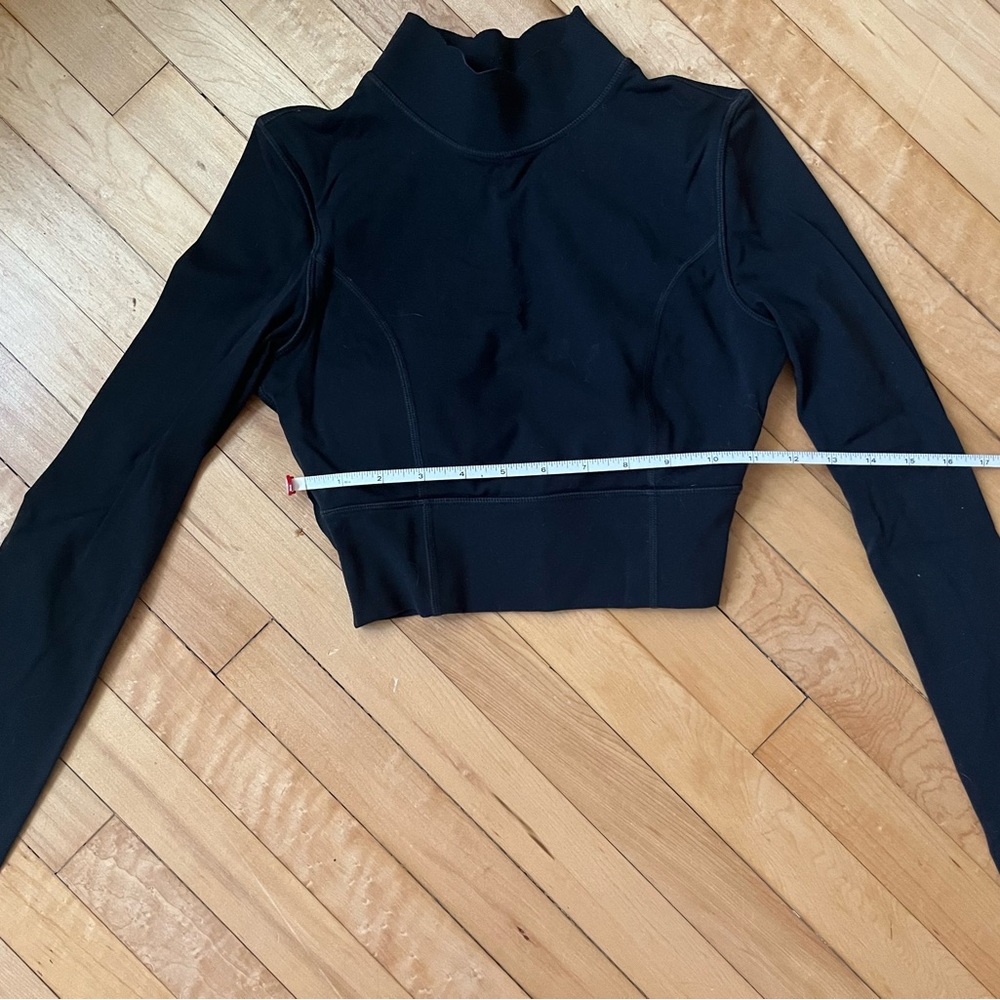 HALARA Black Long-Sleeve Cropped Mock Neck Top